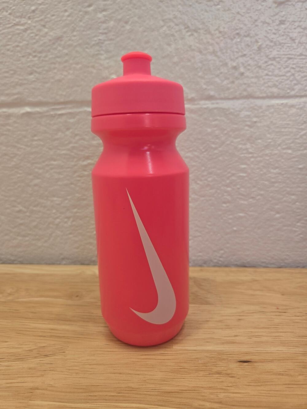Nike Big Mouth Water Bottle 2.0 22 oz Pink White Swoosh Sports Bottle